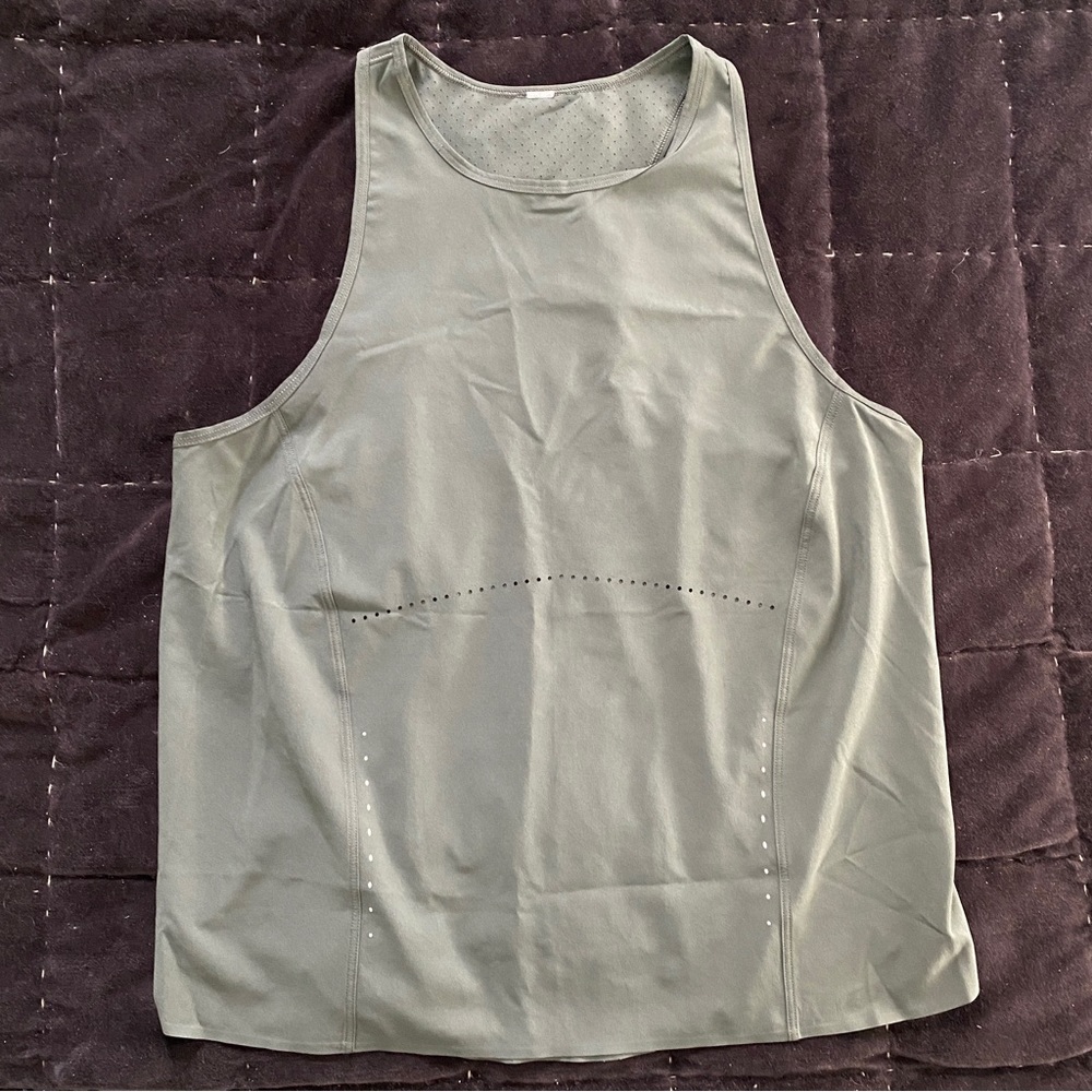 Like NEW Lululemon Swift Ventilated Racerback Running Tank Top Olive Green